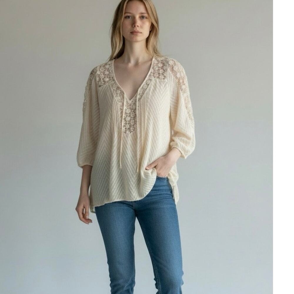 Bila Sz L Bohemian cream color chevron texture floral lace tie v-neckline | EUC